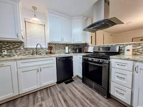 Kitchen - 3210 Donaldson Ln, Pine Bluff, AR 71602 photo 2 of 4