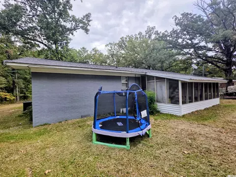 Exterior - 3210 Donaldson Ln, Pine Bluff, AR 71602 photo 2 of 3