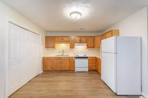 Kitchen - 975-1107 E Margaret St, Piggott, AR 72454 photo 1 of 3