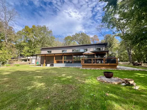 80 E Lakeshore Dr, Cherokee Village, AR 72529