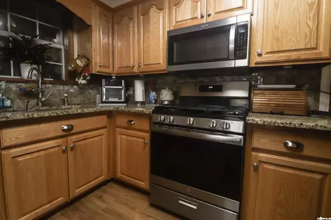 Kitchen - 1 Buckshot Cv, Pine Bluff, AR 71603 photo 4 of 5
