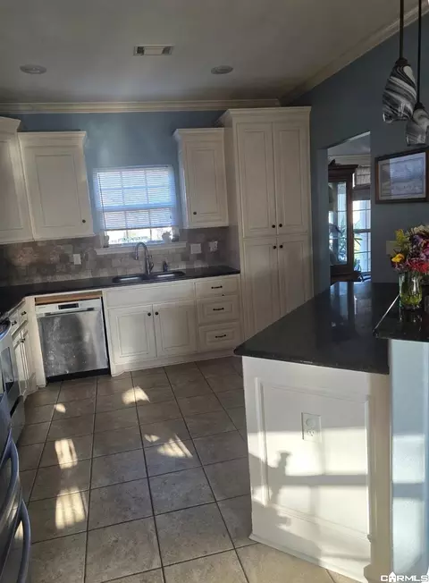 Kitchen - 9 Putter Cv, Mayflower, AR 72106 photo 2 of 3