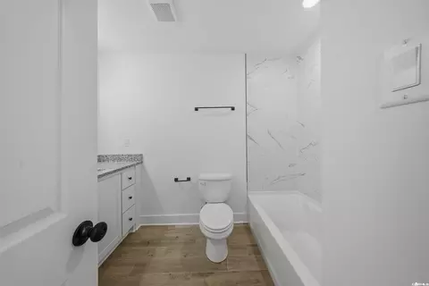 Bath - 149 Coal Mountain Rd, El Paso, AR 72045 photo 2 of 3