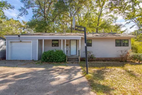 4705 Elmwood Dr, Little Rock, AR 72204