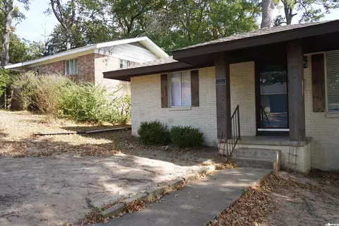 2 Rosemont Dr, Little Rock, AR 72204