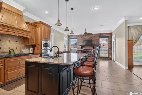 Kitchen - 4800 Trinity Xing, Conway, AR 72034 photo 4 of 4