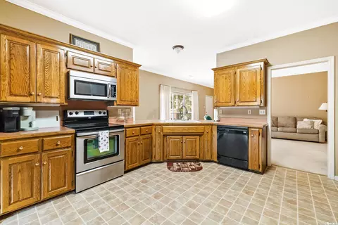Kitchen - 2519 Jasmine Dr, Benton, AR 72015 photo 3 of 3