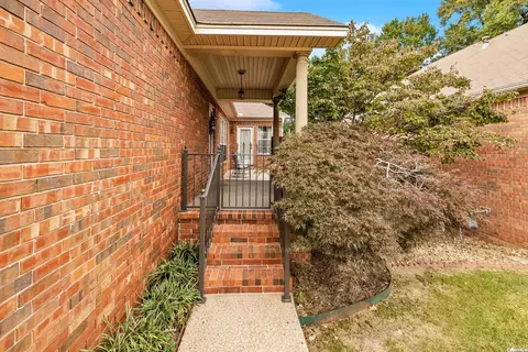 Exterior - 2519 Jasmine Dr, Benton, AR 72015 photo 3 of 12