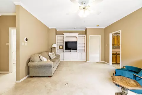 Living - 2519 Jasmine Dr, Benton, AR 72015 photo 4 of 5