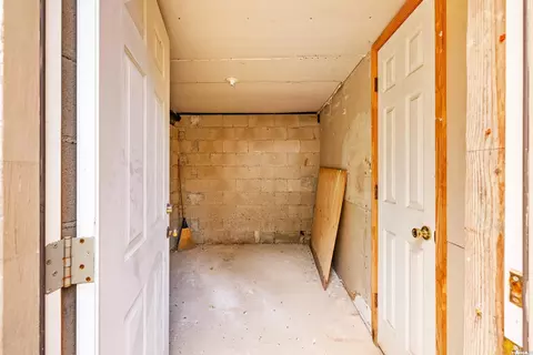 Entry Way - 2519 Jasmine Dr, Benton, AR 72015 photo 2 of 2