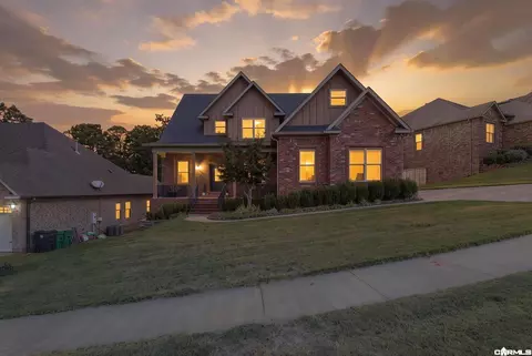 6 Commentry Dr, Little Rock, AR 72223