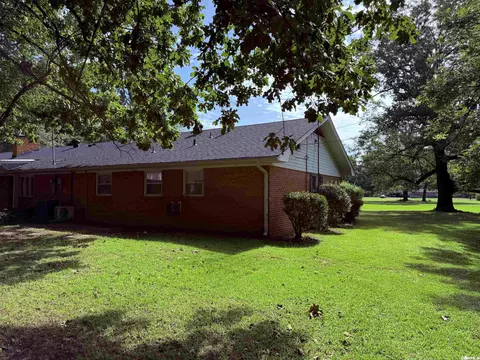 5500 Lakeshore Dr, Pine Bluff, AR 71603 photo 2