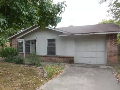 303 Wright Ave, Springdale, AR 72764 photo 1