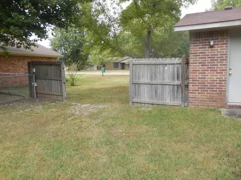 303 Wright Ave, Springdale, AR 72764 photo 6