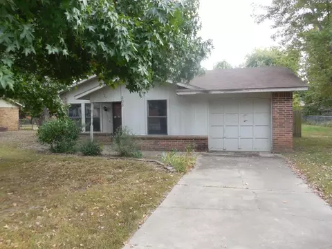 303 Wright Ave, Springdale, AR 72764 photo 2