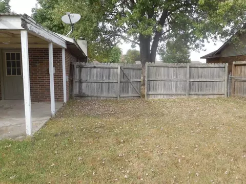 303 Wright Ave, Springdale, AR 72764 photo 5