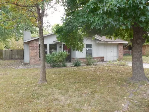 303 Wright Ave, Springdale, AR 72764 photo 3