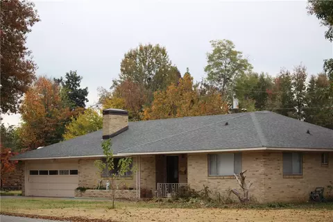 1517 Circle Dr, Springdale, AR 72764 photo 1