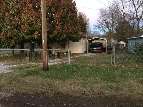 218 Maple Ave, West Fork, AR 72774 photo 3