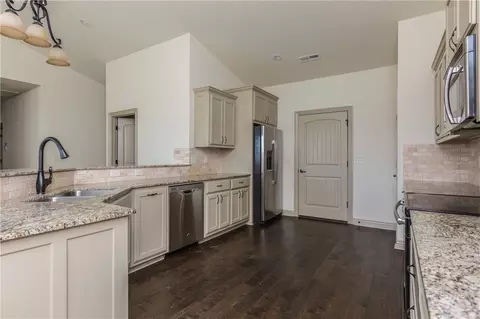 650 Edens Ct, Centerton, AR 72719 photo 8