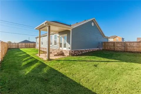650 Edens Ct, Centerton, AR 72719 photo 4