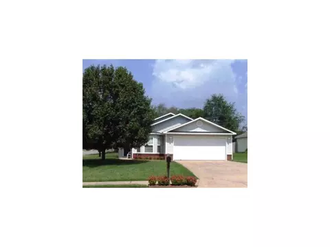 690 Daisy Ln, Springdale, AR 72764 photo 1