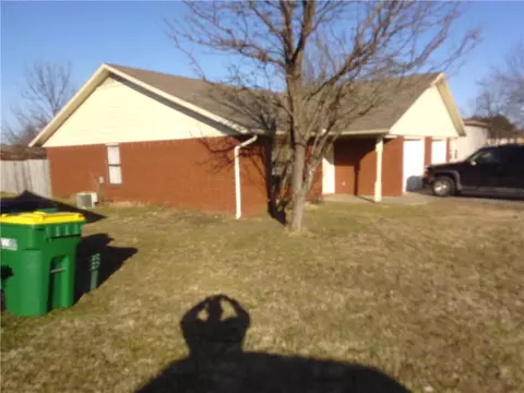 2106 E Ashlee Dr, Springdale, AR 72764 photo 1