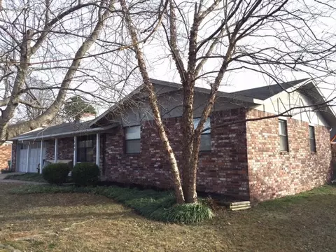 109 Edmondson Ave, Springdale, AR 72764 photo 2