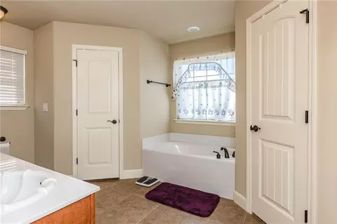 673 Olivia Ln, Centerton, AR 72719 photo 19