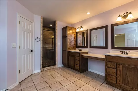 541 Tyler St, Centerton, AR 72719 photo 8