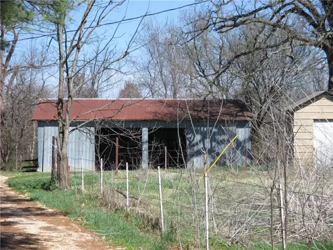 9552 N Ruby Hall Rd, Gentry, AR 72734 photo 4
