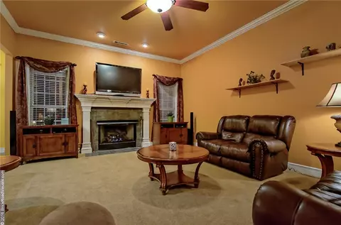 203 Chantilly Ave, Springdale, AR 72764 photo 5