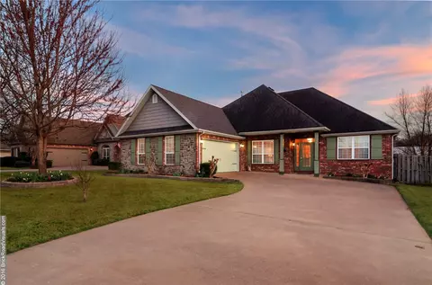 203 Chantilly Ave, Springdale, AR 72764 photo 2