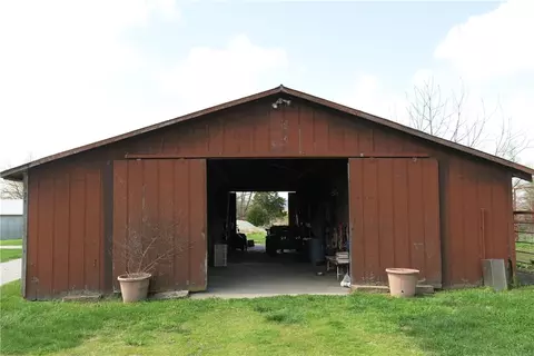 20697 Perry Rd, Springdale, AR 72764 photo 6