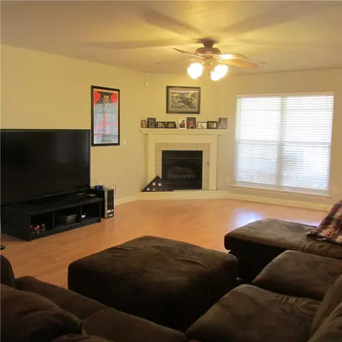 2998 Mueller St, Springdale, AR 72764 photo 2