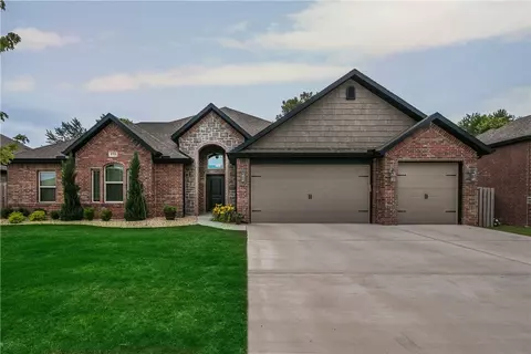 5703 S 60th Pl, Rogers, AR 72758 photo 1