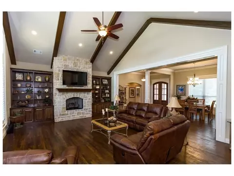 3161 Laurel Cir, Centerton, AR 72719 photo 2