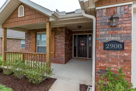 2908 S E St, Rogers, AR 72758 photo 2