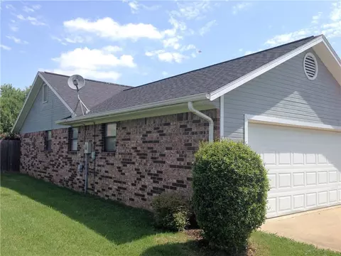 2106 Cardinal Dr, Springdale, AR 72764 photo 3