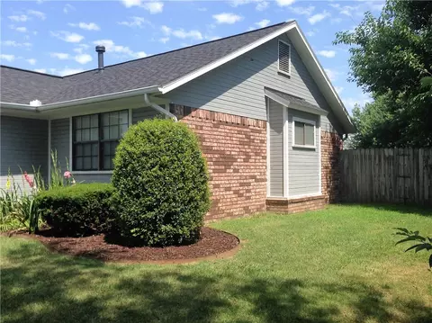 2106 Cardinal Dr, Springdale, AR 72764 photo 5