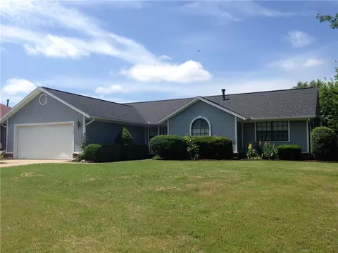 2106 Cardinal Dr, Springdale, AR 72764 photo 2