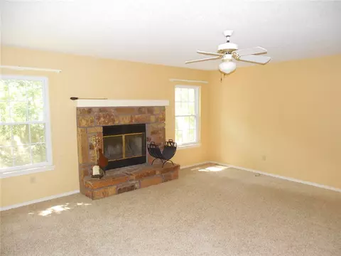 11 Wembly Dr, Bella Vista, AR 72715 photo 2