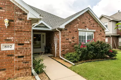 802 Pennington St, Lowell, AR 72745 photo 3