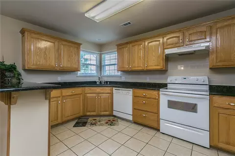 802 Pennington St, Lowell, AR 72745 photo 4