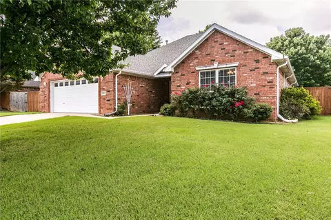 802 Pennington St, Lowell, AR 72745 photo 2