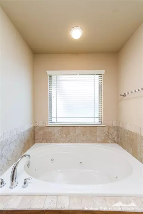 3910 Glenbrook Loop, Springdale, AR 72764 photo 16
