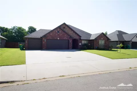 3910 Glenbrook Loop, Springdale, AR 72764 photo 3