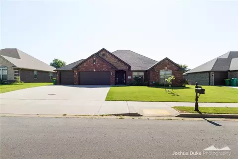 3910 Glenbrook Loop, Springdale, AR 72764 photo 4