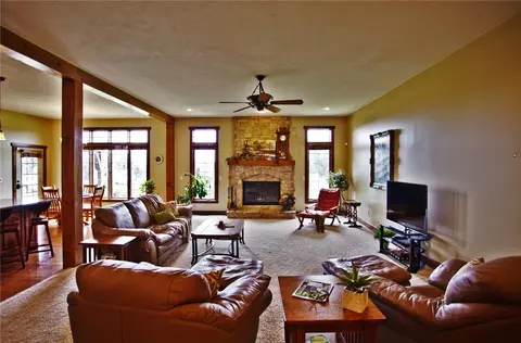 132 Oak View Dr, Sparta, MO 65753 photo 3