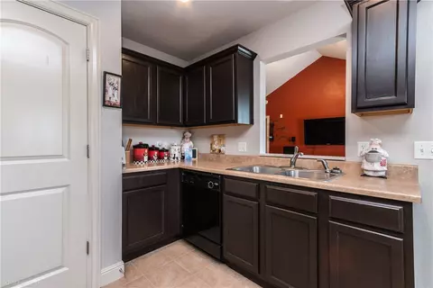 656 Olivia Ln, Centerton, AR 72719 photo 8